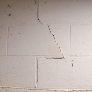 Cracked Wall Cracked block wall